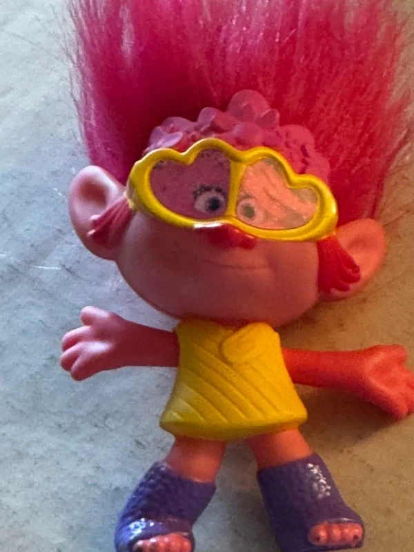Collezionisti o bambini-è la bambola Party Poppy #1 della collezione McDonald's Happy Meal 2020
