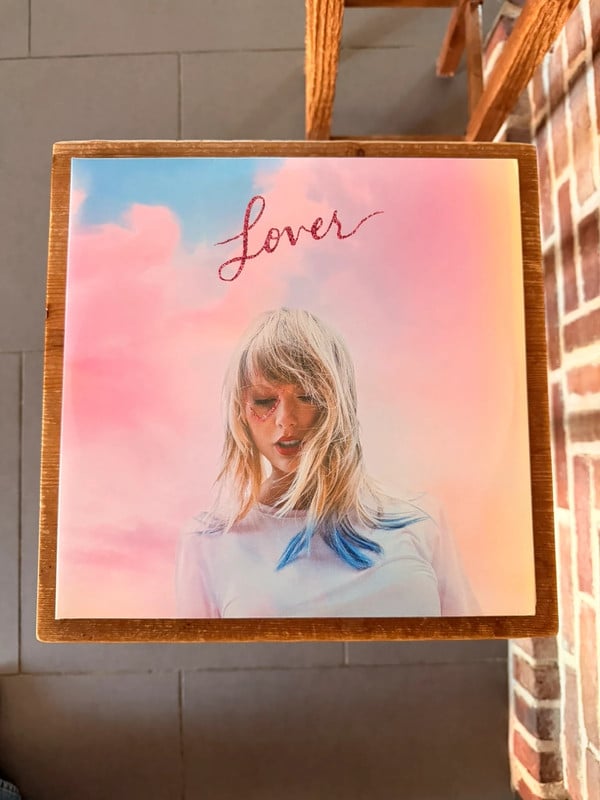 vinyl lover taylor swift
