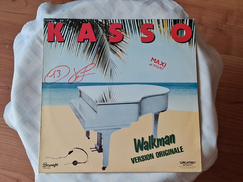 disque vinyle maxi 45T de Kasso "Walkman" en  tres bon etat