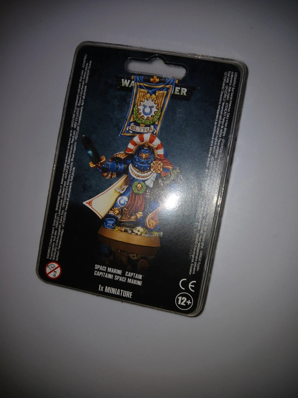 Warhammer space marines capitaine neuf