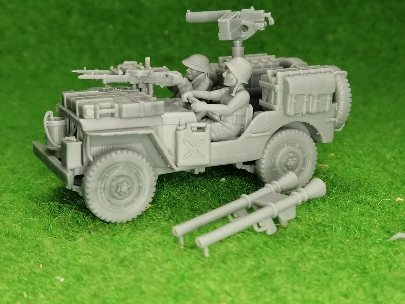 jeep avec 2 options d'armements ( bolt action )