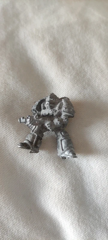Space marine in artificer armour Warhammer 40k necromunda rogue trader