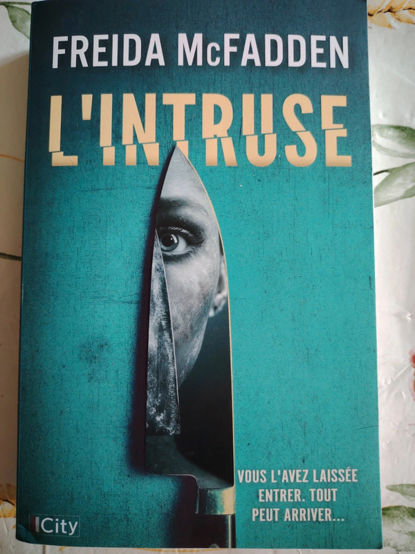 Livre "L'intruse"