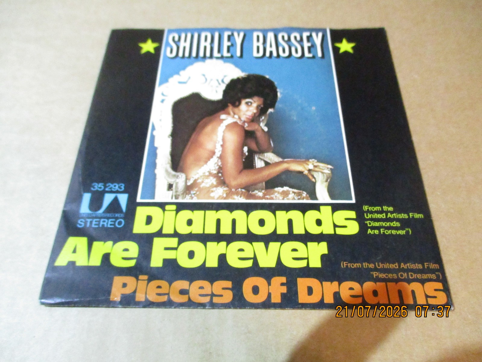(134) 7" Single Vinyl -  Shirley Bassey-Diamonds are Forever