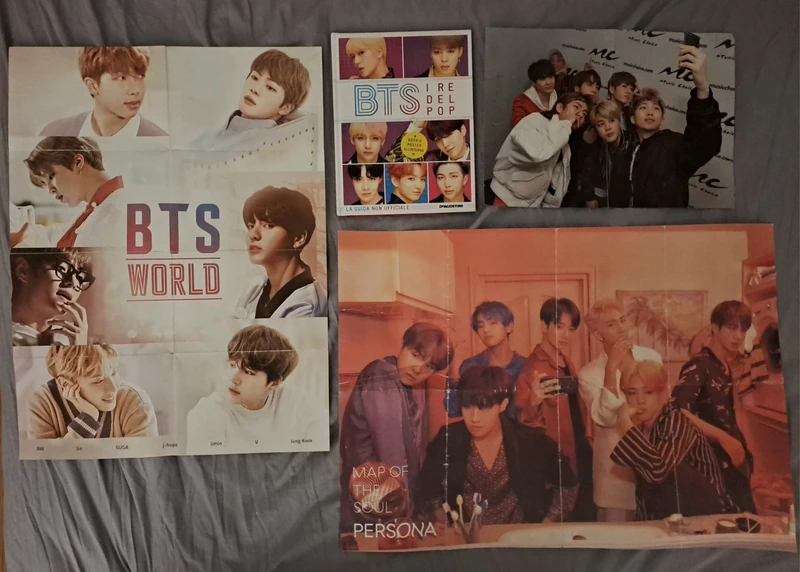 Vendo libro + 3 poster dei bts