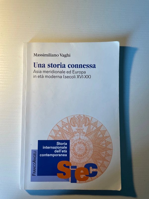 Una Storia Connessa di Massimiliano Vaghi