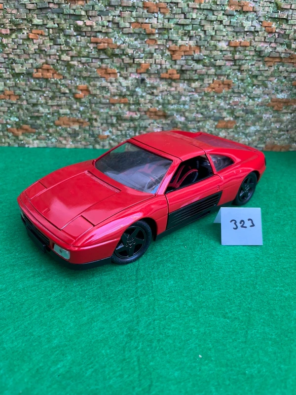 🚗 Ferrari 348 ts – Escala 1/18 (Maisto)