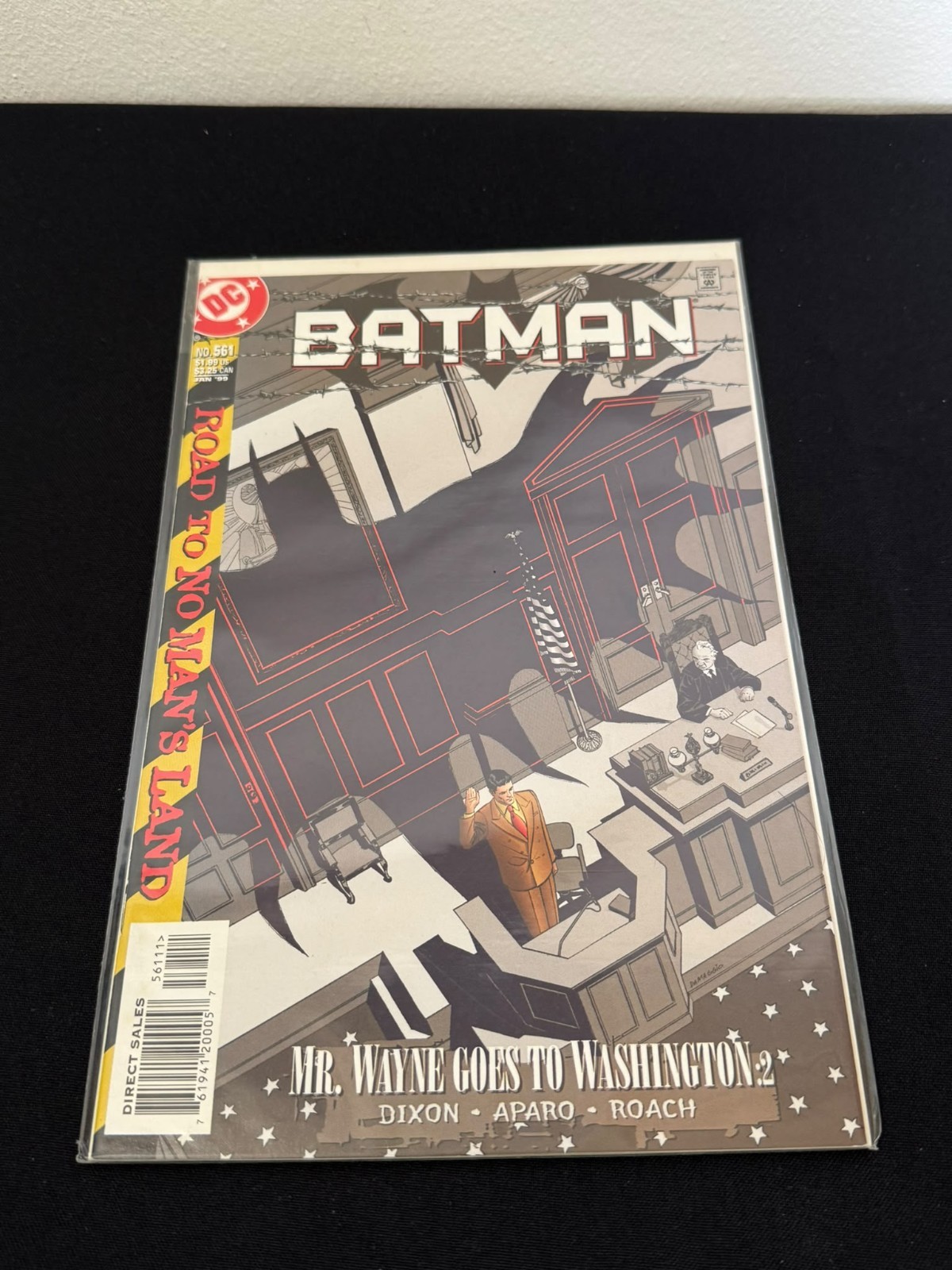 Batman #561 NM+ Newsstand 1999 DC Comics!!