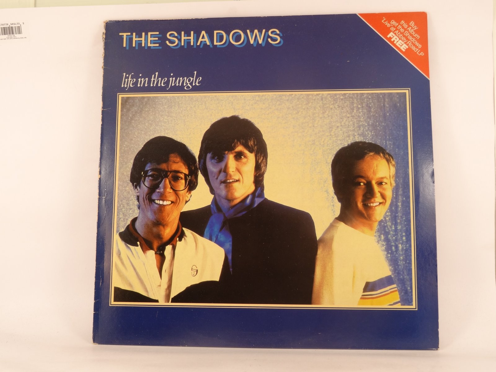 THE SHADOWS LIFE IN THE JUNGLE (429) LP POLYDOR