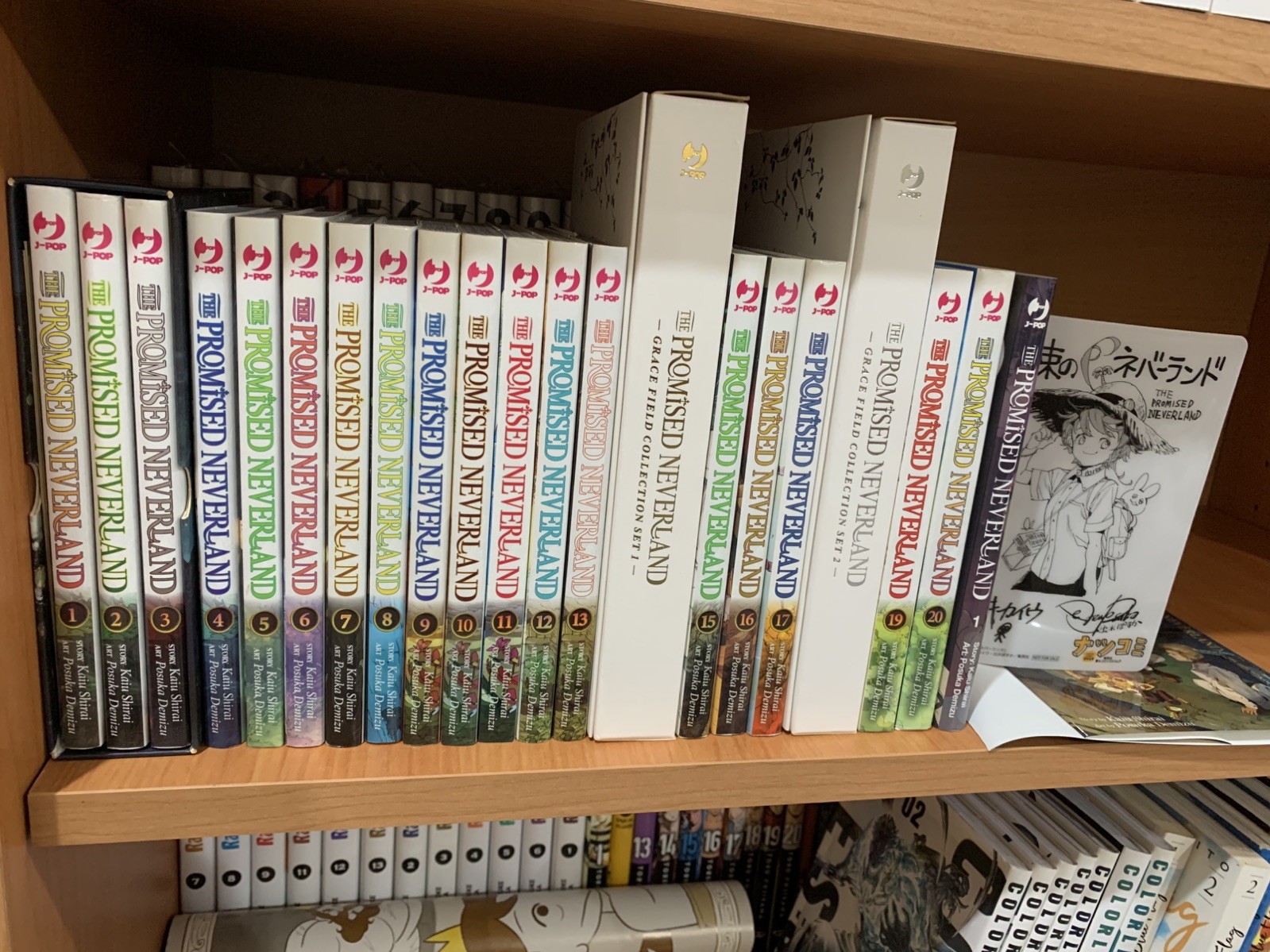 The Promised Neverland 1-20 Completa + Box con Romanzi + Variant + Starter Pack