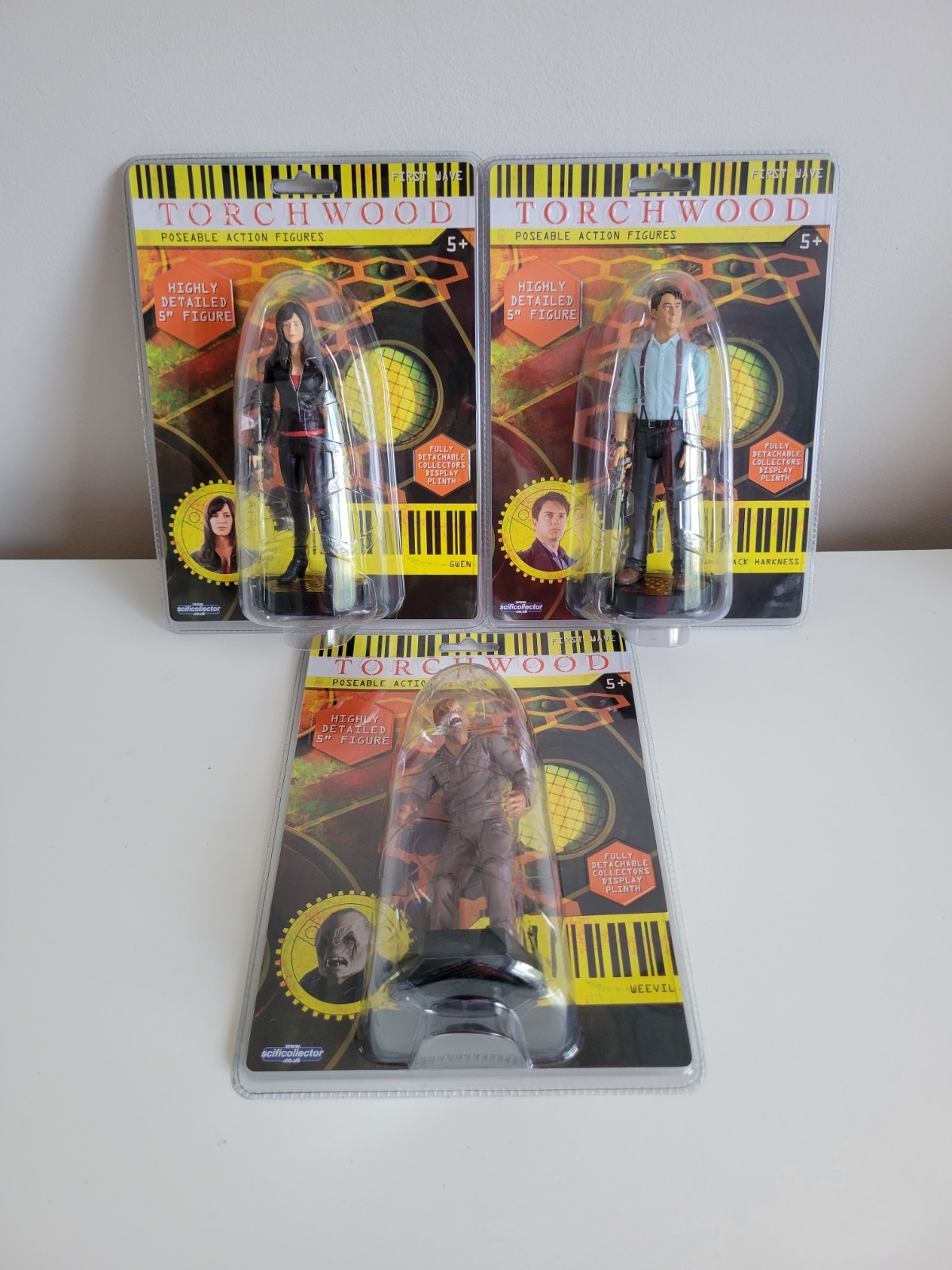 3x Personaggi Torchwood Prima Onda 5" Capitano Jack Harkness, Gwen, Weevil - Nuovi con scatola