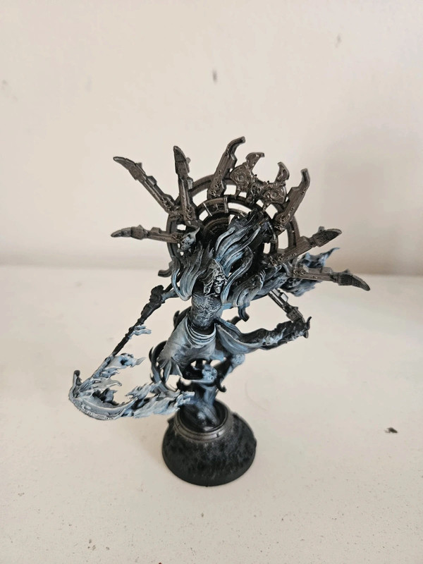Modello utilizzabile come nightbringer necron dipinto