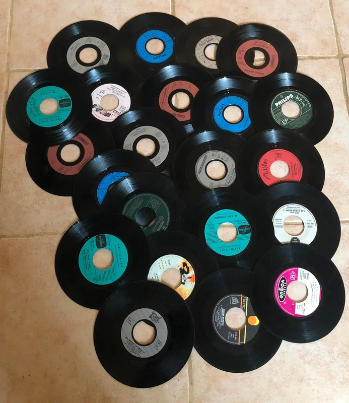 Lot 22 vinyles nus pour déco DYE