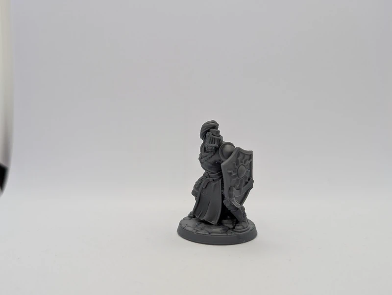 Miniatura Cavaliere Mazzafrusto e Scudo, per D&D e HeroQuest, da dipingere