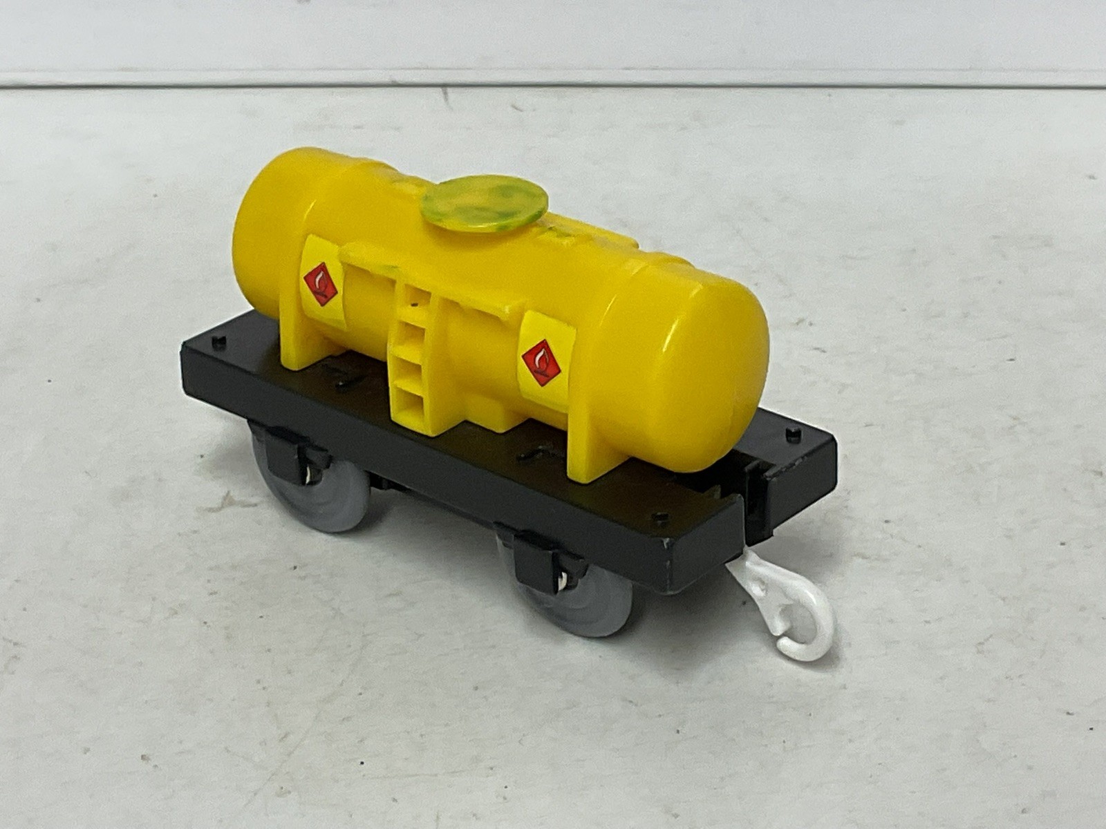 Thomas The Tank Engine Trackmaster Fuel Tanker Truck Tomy lotto 2