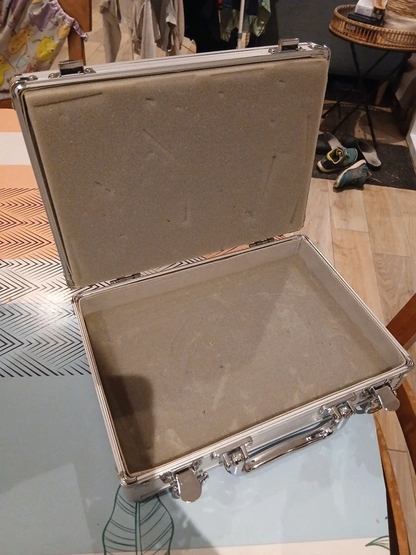 Valise de transport figurines