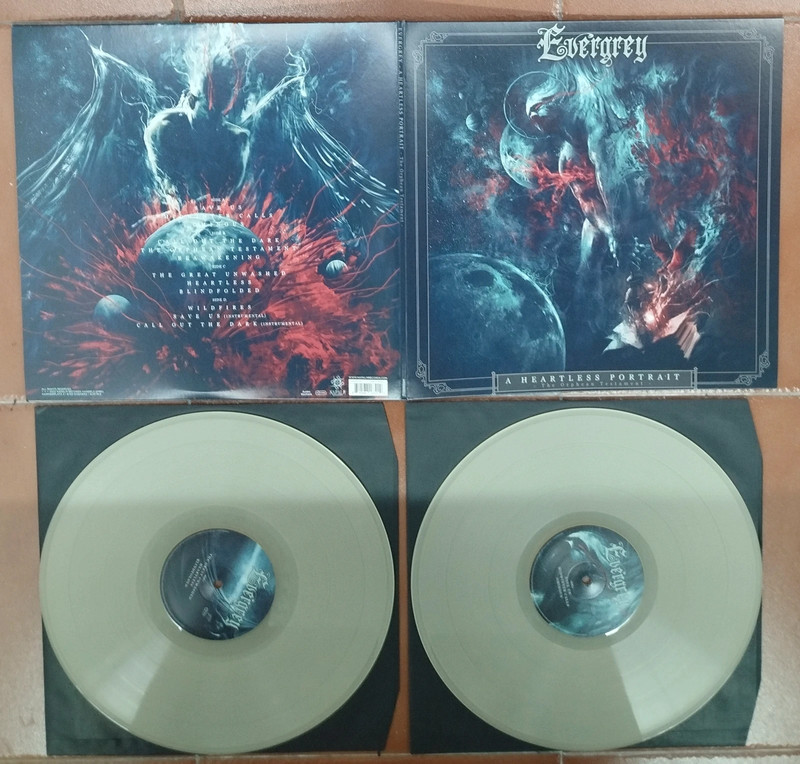Vinilo del álbum A Heartless Portrait de Evergrey