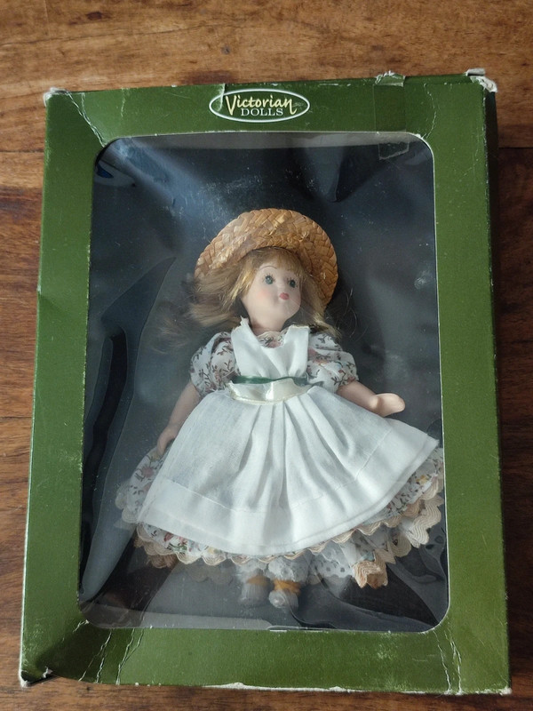 Muñeca porcelana Victorian Dolls 90's