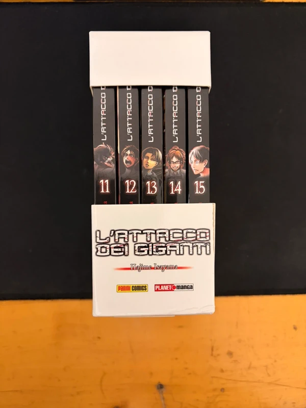 Attacco dei Giganti 11-15 Cofanetto