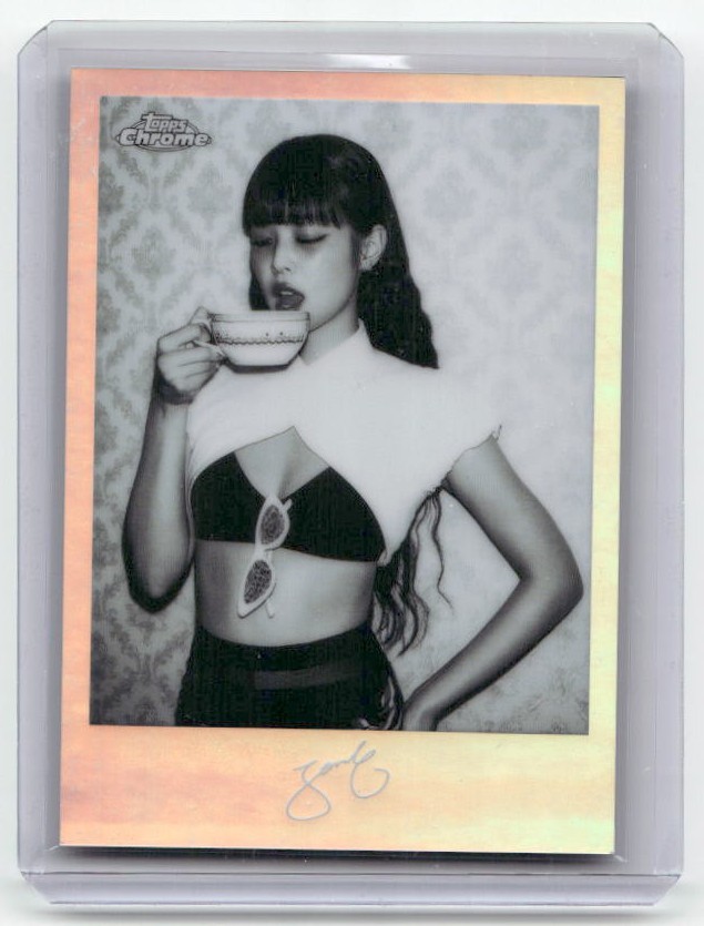 Topps Chrome 2026 Jennie x Topps Monochrome Mementos Insert Card #MM4