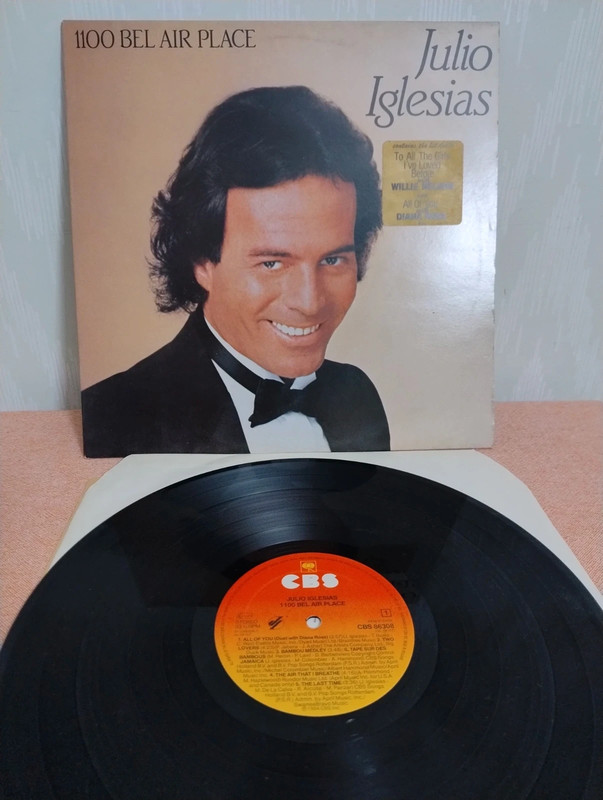 Julio Iglesias - 1100 Bel Air place