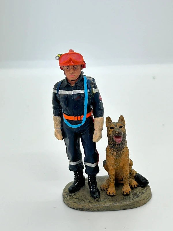 Figurine Del Prado pompier et chien de secours