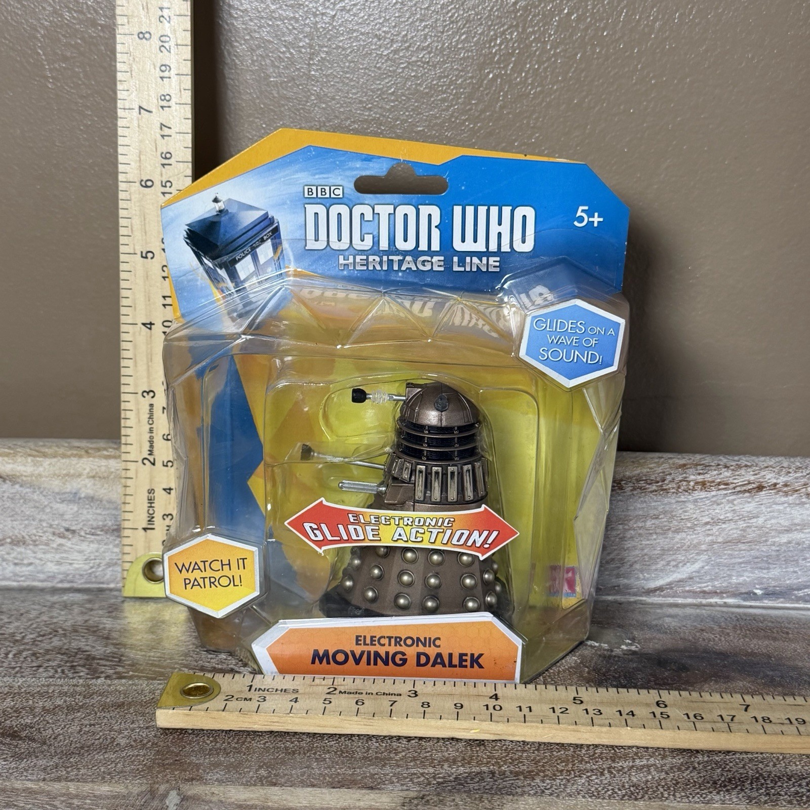 Doctor Who Dalek Heritage Line Figura in bronzo in movimento