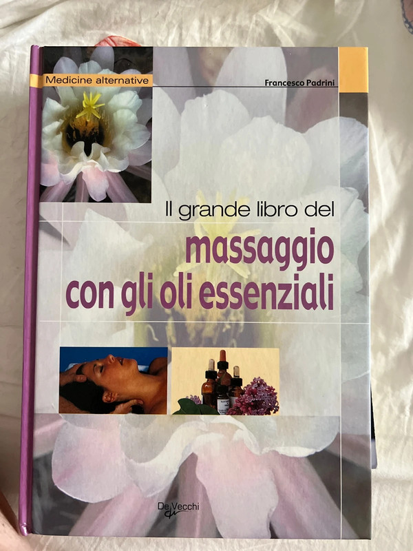 Libro “Il grande libro del massaggio con gli oli essenziali”
