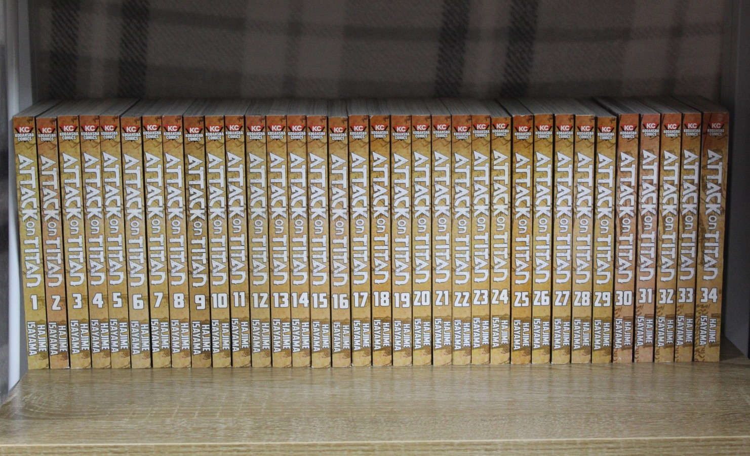Attack on Titan Manga Set Volumi da 1 a 34