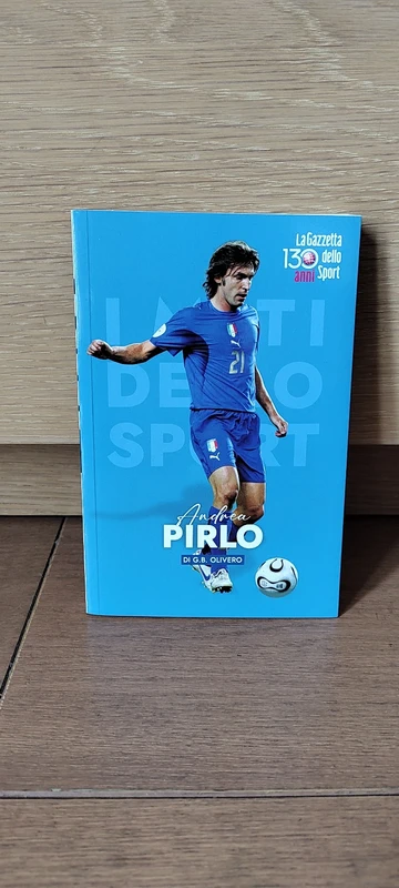Andrea Pirlo libro di G.B Oliviero edizione La Gazzetta dello Sport
