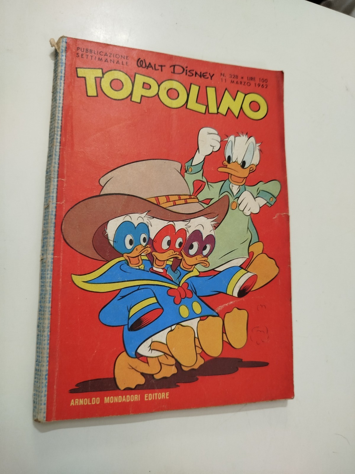 Walt Disney TOPOLINO n.328 Marzo 1962 con Bollino e figurine Mondadori