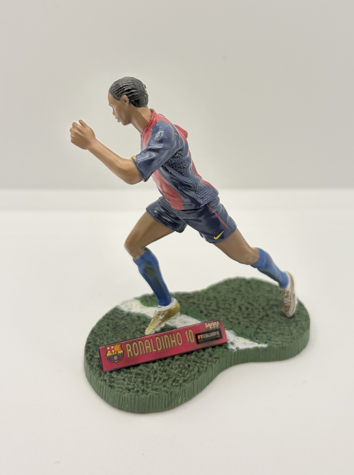 Figurina FT Champs #10 Ronaldinho - FC Barcelona Serie 4-3-3 Capelli Rotti!