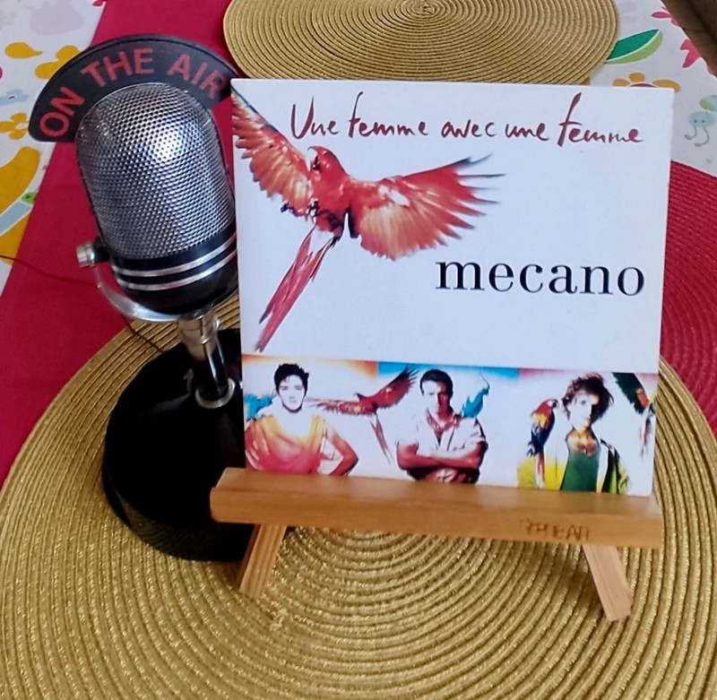 Disque 45 tours - Mecano / Une femme avec une femme