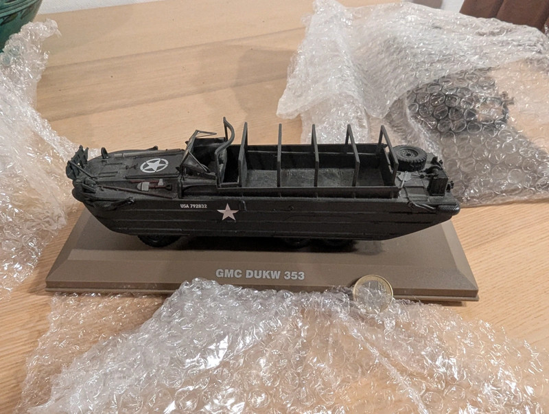miniature militaire gmc DUKW 353 echelle 1/43