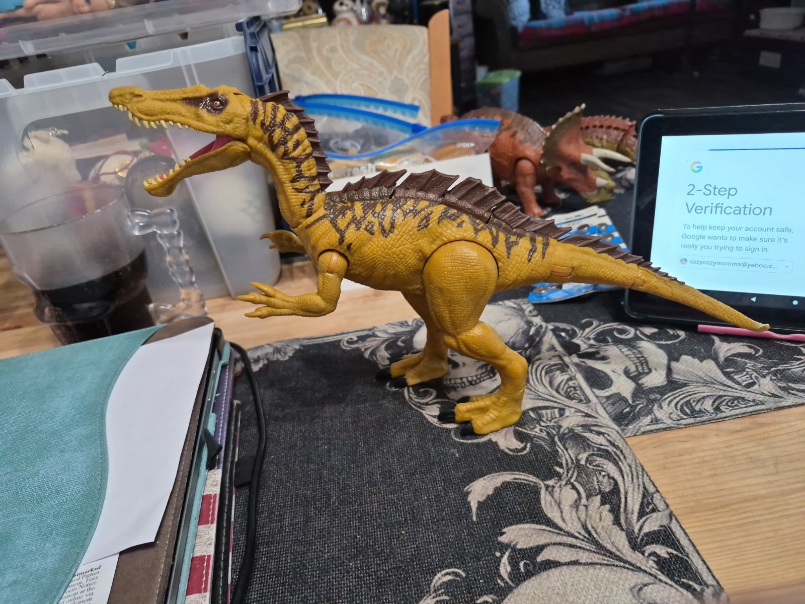 Mattel Jurassic World Suchomimus Yellow Brown Dinosaur Action Figure