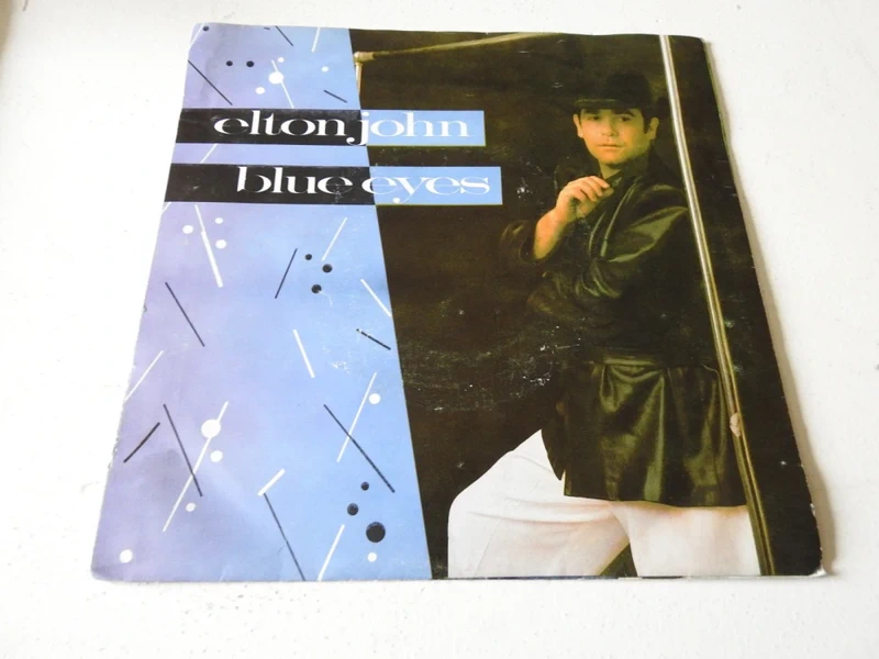 Vinyle 45 Tours  -Vintage 1982 - Elton John - Blue Eyes