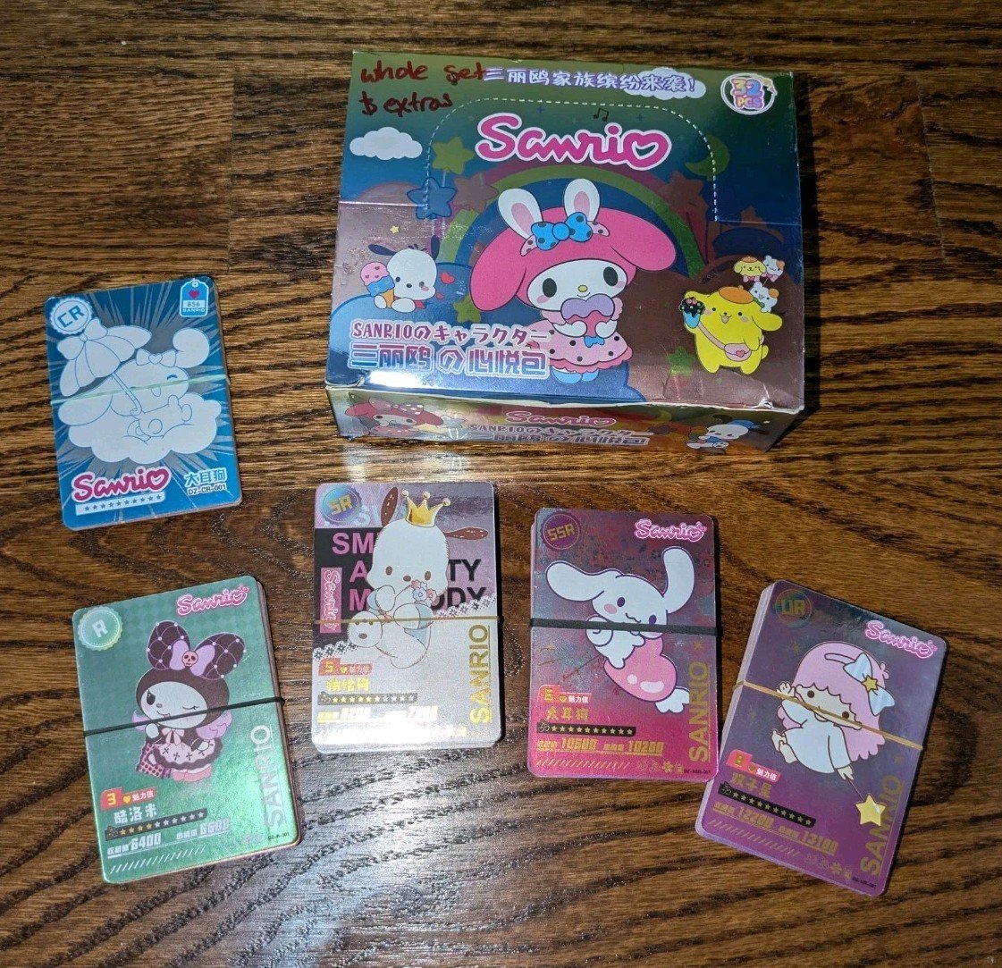 Set Competi 110+ Carte Collezionabili Bandai Sanrio Hello Kitty Olografiche