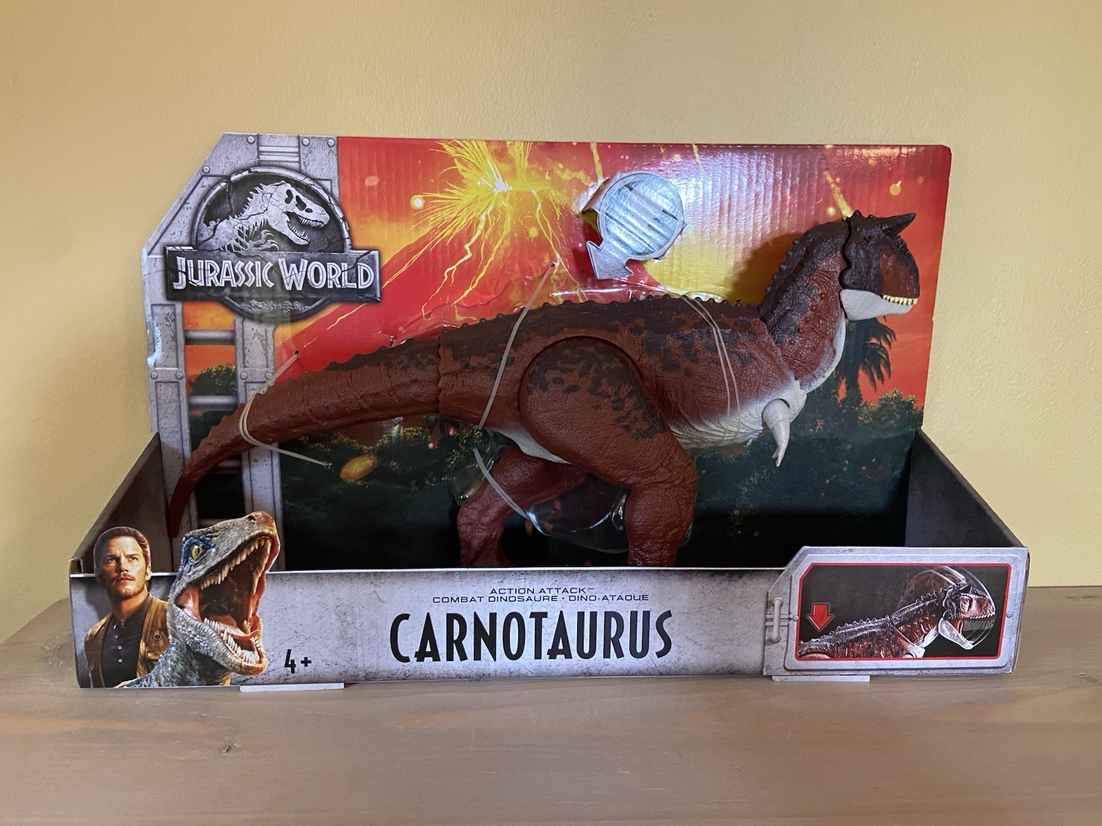 Original Jurassic World Fallen Kingdom Carnotaurus Dinosaur BNIB