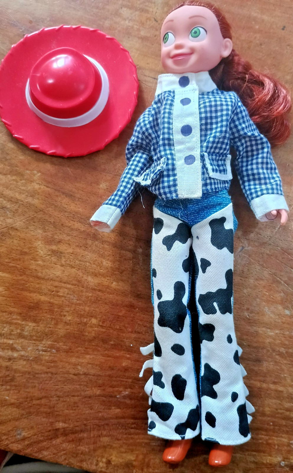 JESSIE DOLL Disney Pixar Toy Story Bambola Jessie con cappello rosso, articolata