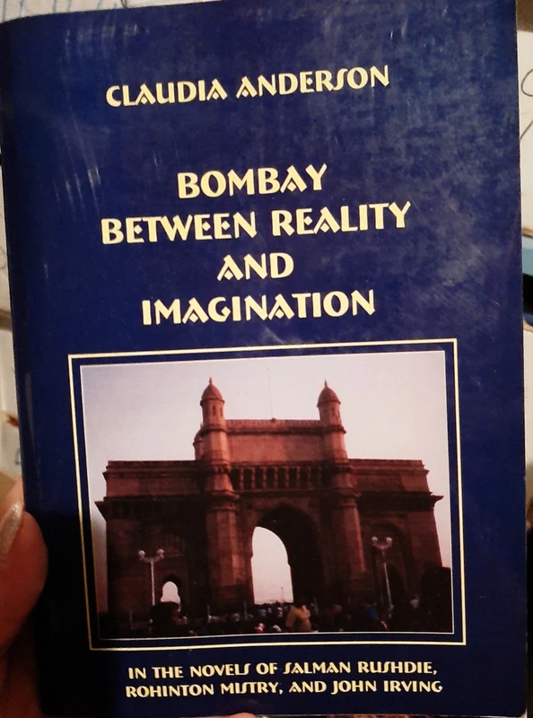 Claudia Anderson Bombay Between Realität and Imagination