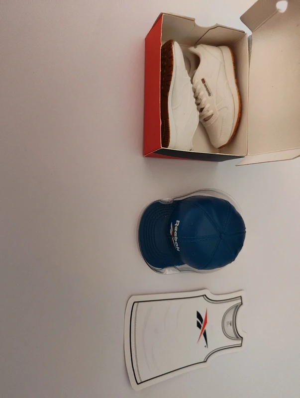 Zuru miniatura Reebok