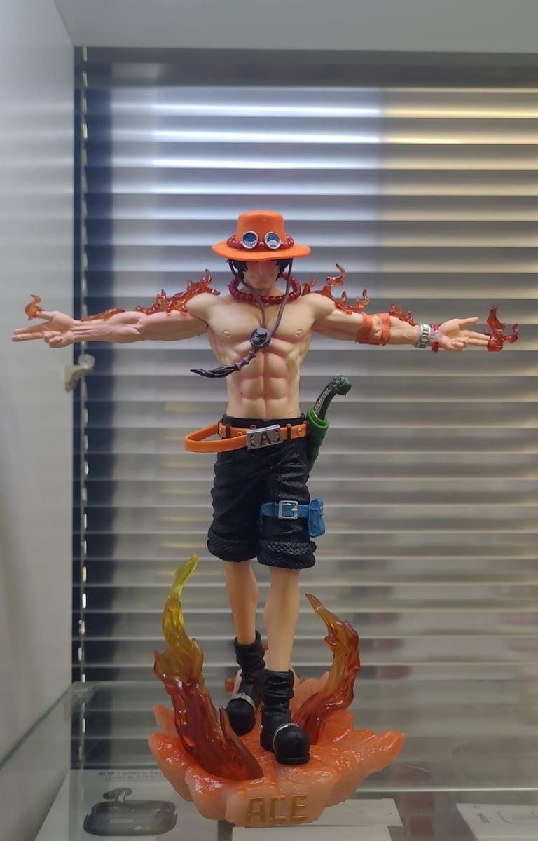 Portgas D. Ace One Piece Action Figure 28 cm con base effetto fiamme