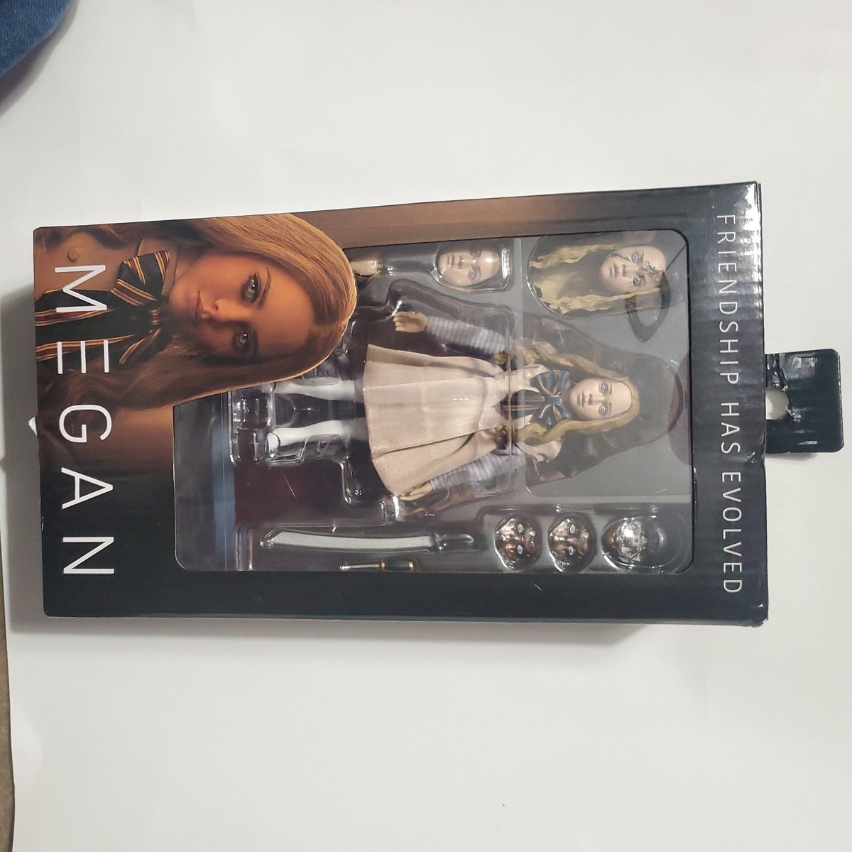 H) Modellino NECA M3GAN 8" vestito nuovo con scatola mulinello giocattoli Megan