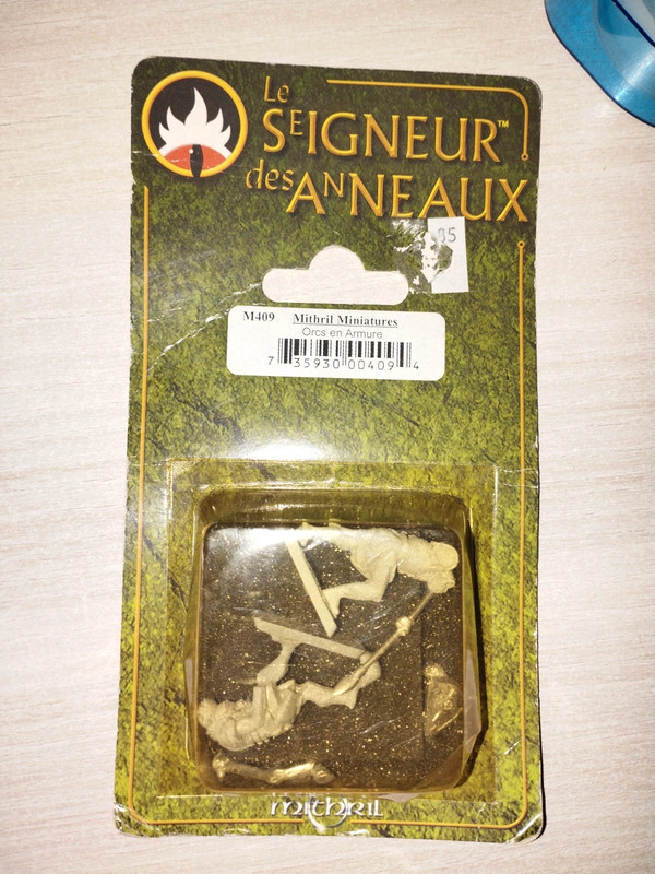 Deux orcs en armure le seigneur des anneaux série Mithril Miniature