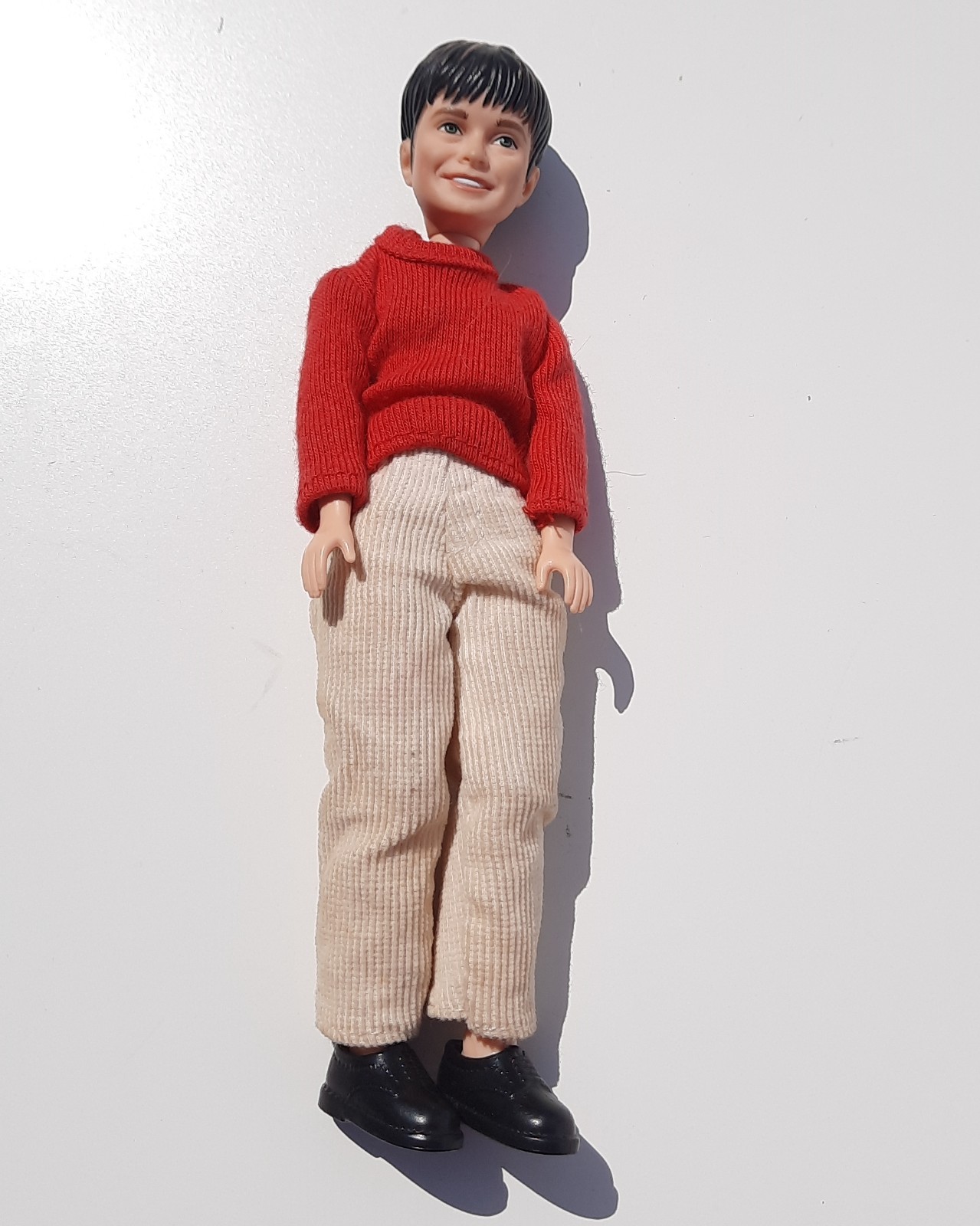 Mattel Harry Potter Style Boy Doll 1995 maglione rosso velluto a coste pantaloni scarpe