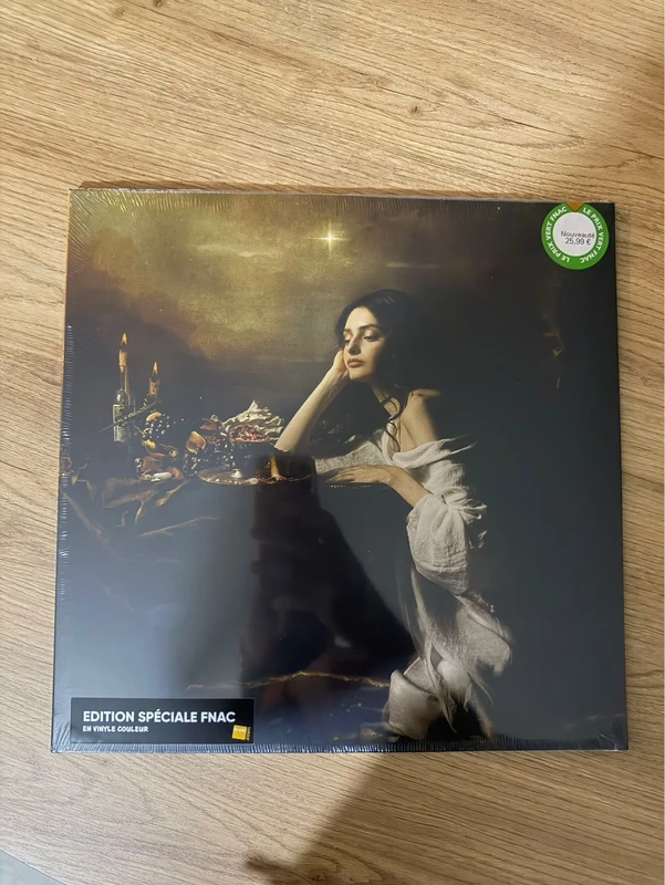 Solann Vinyle rouge si on sombre ce sera beau.