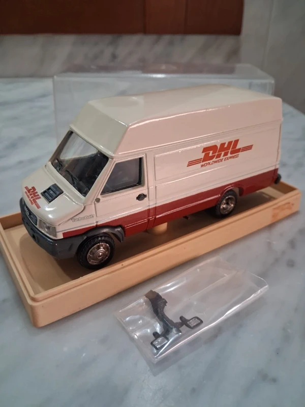 Iveco Daily DHL oldcars 1/43