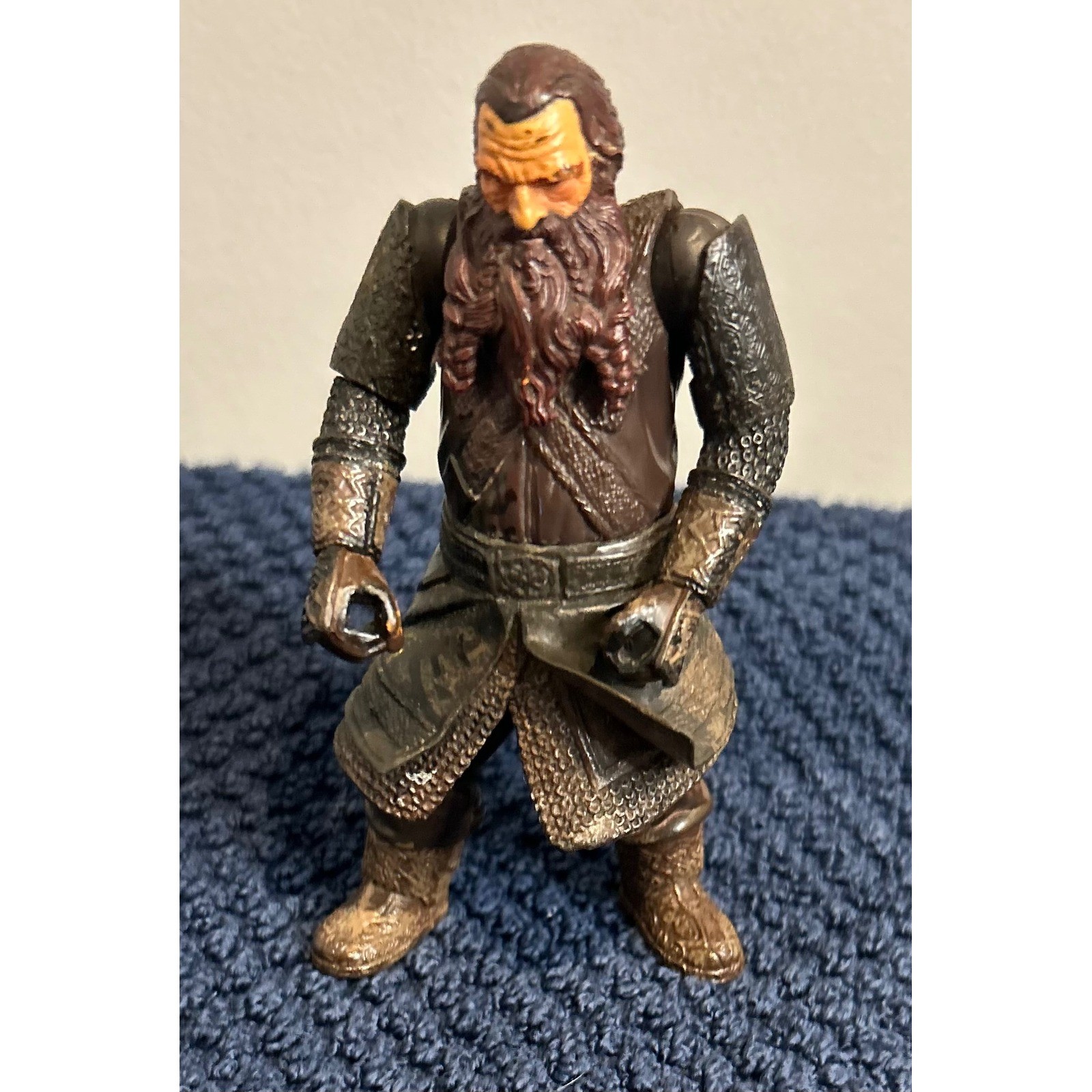 Toy Biz 2002 Lord of the Rings Gimli Dwarf 4.5 Inch Action Figure Fellowship