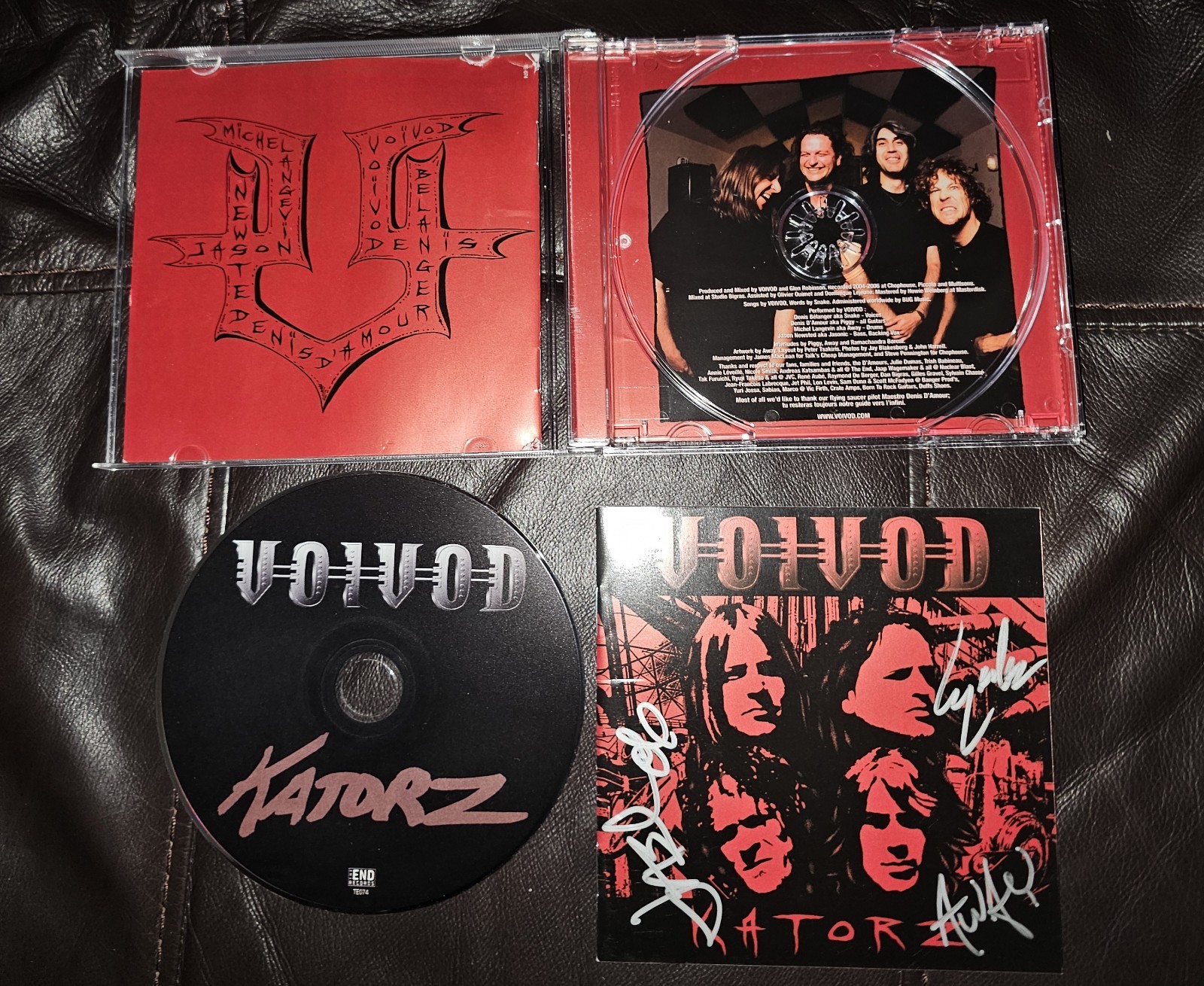 VOIVOD RARE AUTOGRAPHED CD,metallica,slayer,danzig,megadeth,anthrax,white zombie