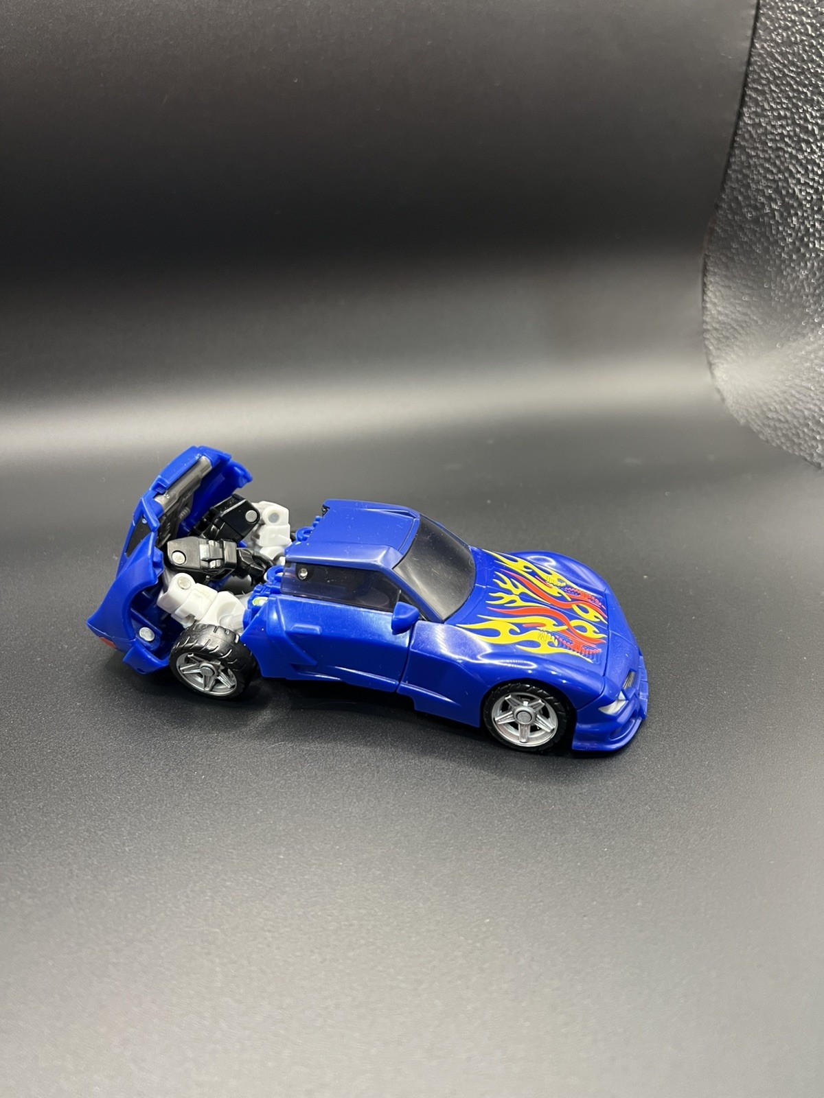 Transformers Reveal The Shield Turbo Tracks completo Hasbro Deluxe Class